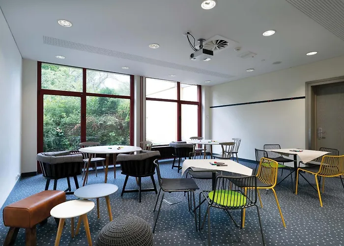 Seminaris מלון דירות 4*